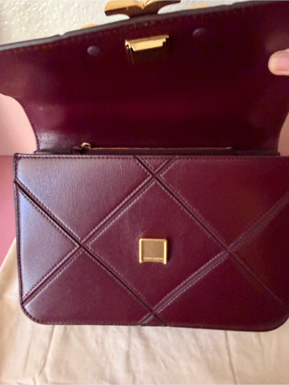 Brand New Tory Burch Eleanor Burgundy Leather Shoulder Bag - Picture 6 of 10